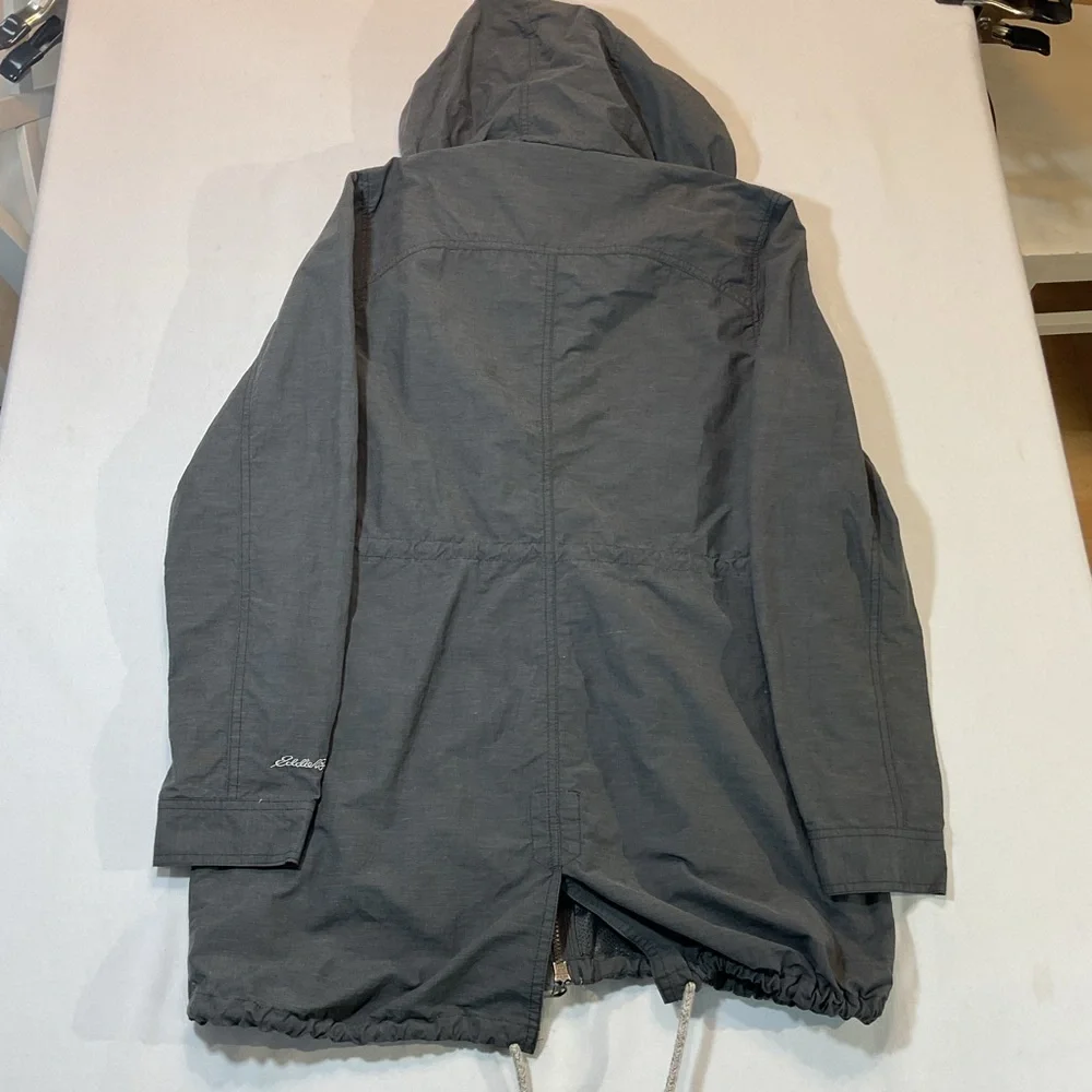Eddie Bauer Dark Gray Rain Coat Light Parka Size M, Shell 73% Nylon Hood Pockets